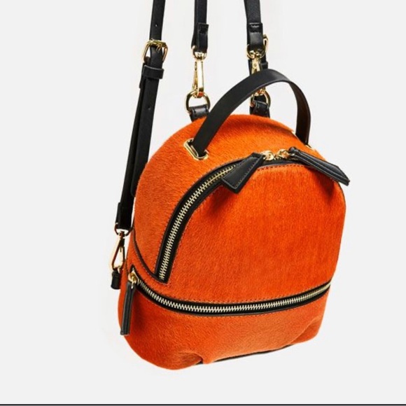 Zara women PONY-STYLE CALFSKIN BACKPACK - Picture 1 of 8